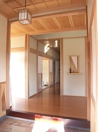 飾り棚を設けた玄関 飾り棚を設けた玄関