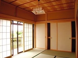 日当たりの良い和室外部に物干しテラスを設けた。 日当たりの良い和室外部に物干しテラスを設けた。