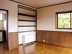 2階寝室 腰板は杉板を塗装したもの 2階寝室 腰板は杉板を塗装したもの
