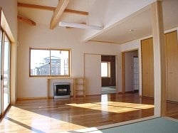 タタミコーナーからリビングを見る タタミコーナーからリビングを見る