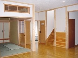 和室の引き戸を開放するとワンルーム化した広いリビングになります 和室の引き戸を開放するとワンルーム化した広いリビングになります
