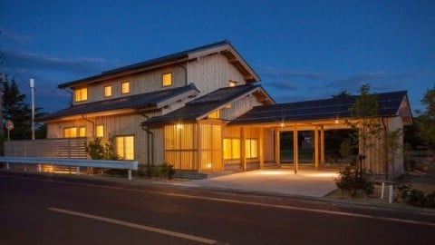 外観 北西から見る(夜)