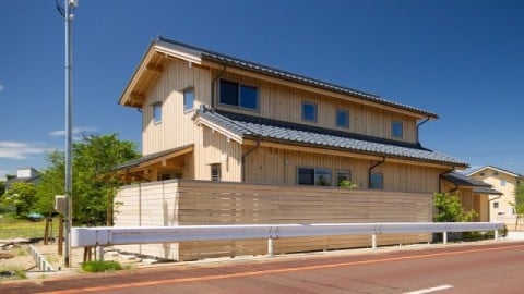 外観 北東から見る