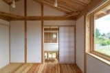 2階寝室吹抜側を見る